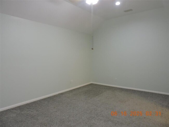 Building Photo - 2410 Calumet St