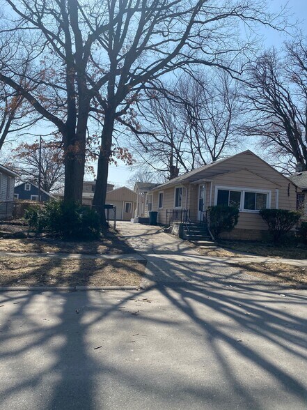 Building Photo - 1620 Channing St