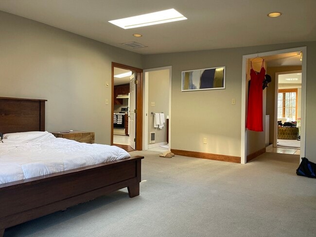 Building Photo - 576 Marrett Rd