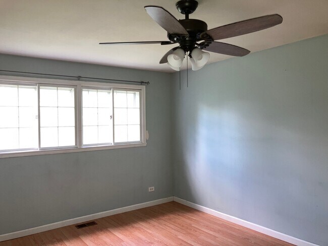 Building Photo - 324 W Weathersfield Way