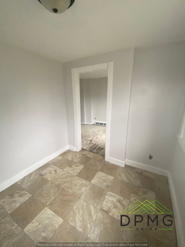 Building Photo - 129 Hill St