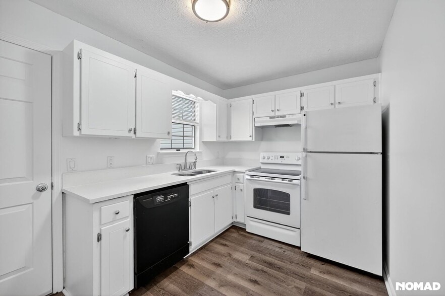 Building Photo - 288 Donna Dr