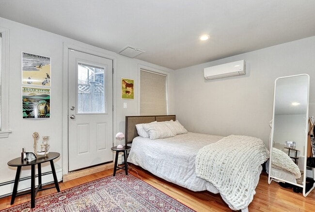 Building Photo - 70 Clarendon St