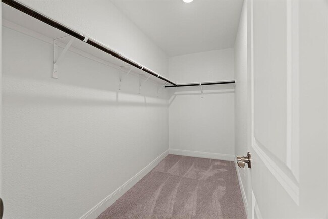 Building Photo - 520 Madelines Mdw Ln