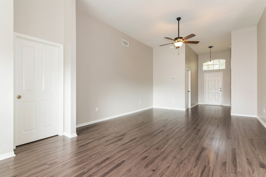 Building Photo - 1748 Kirtley Dr