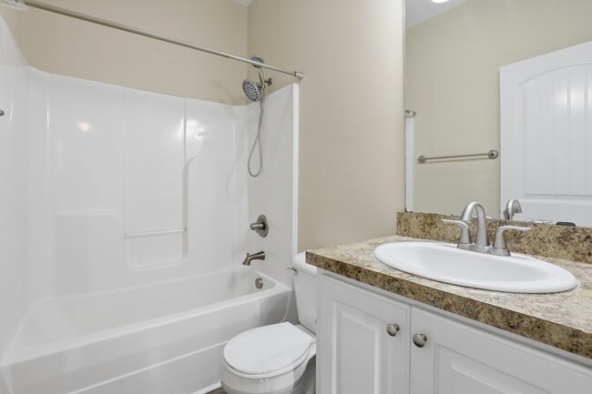 Building Photo - 100 Amandas Way