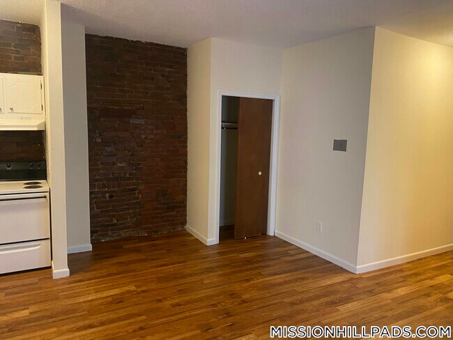 Building Photo - 62 S Huntington Ave