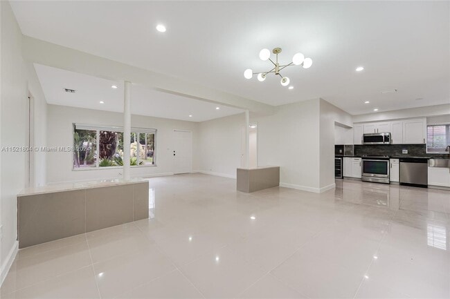 Building Photo - 12885 Griffing Blvd