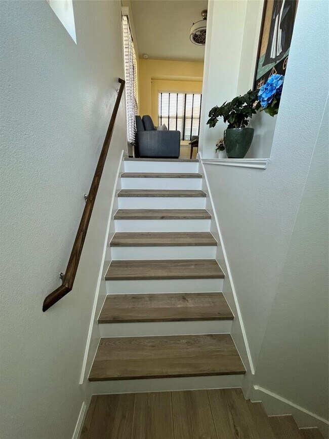 Building Photo - 8145 Daisy Cutter Crossing