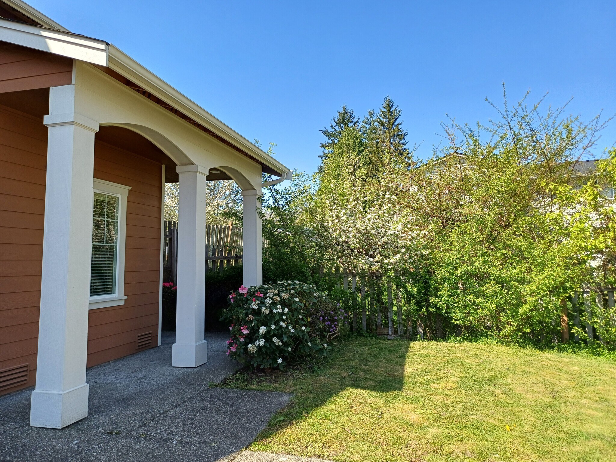 Building Photo - 11704 1st Pl SE