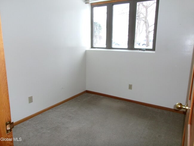 Building Photo - 222 S Ten Broeck St