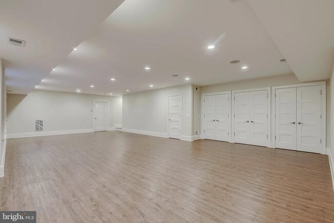 Building Photo - 8703 Bradmoor Dr