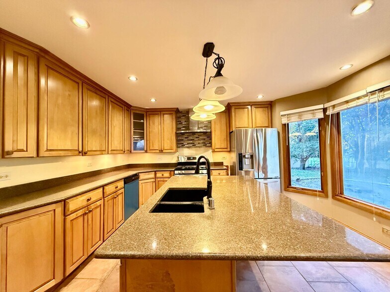 Building Photo - 1205 N Scarlet Ct