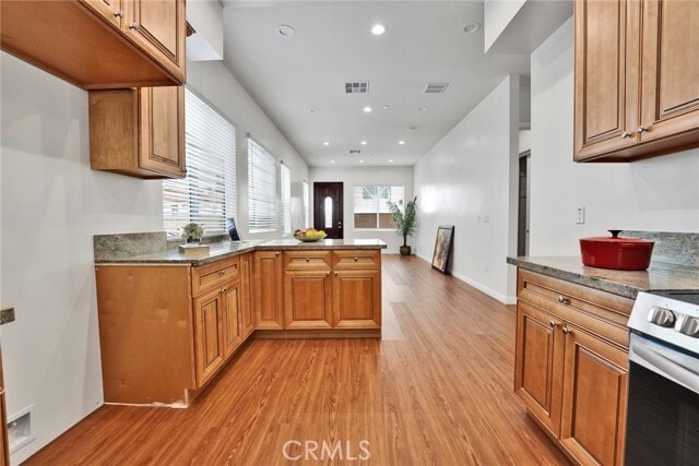 Building Photo - 320 S Lincoln Ave