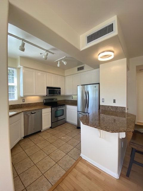 Building Photo - 350 K St