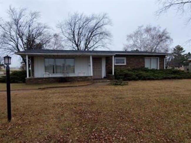 Building Photo - 7 Bed 2.5 Bath House for Rent