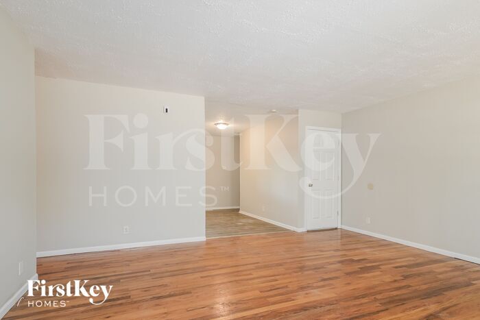 Building Photo - 2288 Kingsford Dr