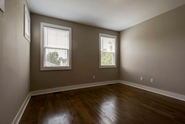 Building Photo - 1515 21st Ave N