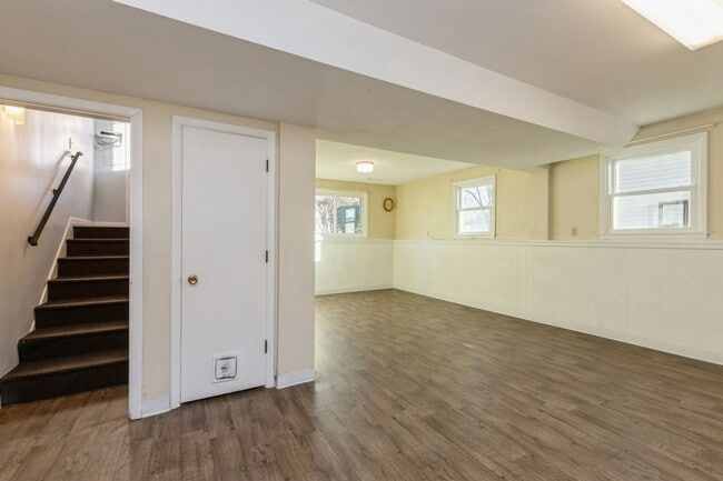 Building Photo - HOLIDAY LEASING SPECIAL!! 2 Bed, 1.5 Bath Home in Ankeny