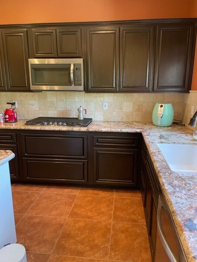 Building Photo - Wine Country awaits