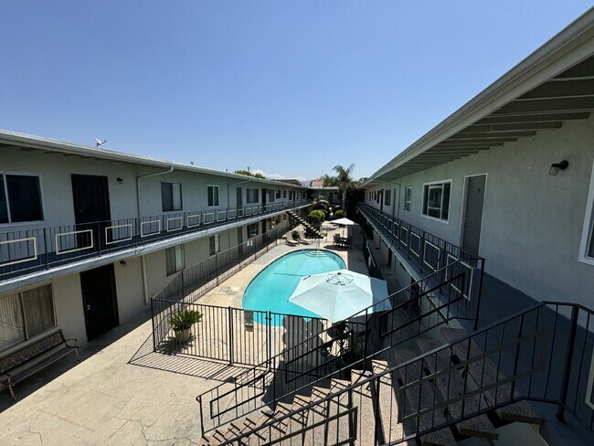 Building Photo - Newly remodeled studio in a gated building with pool and laundry room!