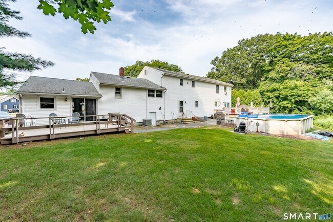 Building Photo - 15 Roarke Rd