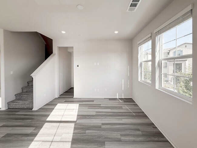 Building Photo - ~ AVAILABLE NOW ~ New Construction Home for Rent in the NEW Heirloom Farms Community in Temecula!
