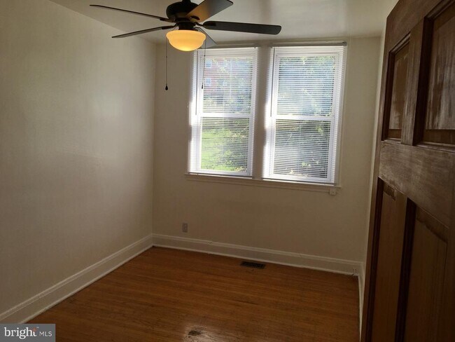 Building Photo - 2477 W Cold Spring Ln