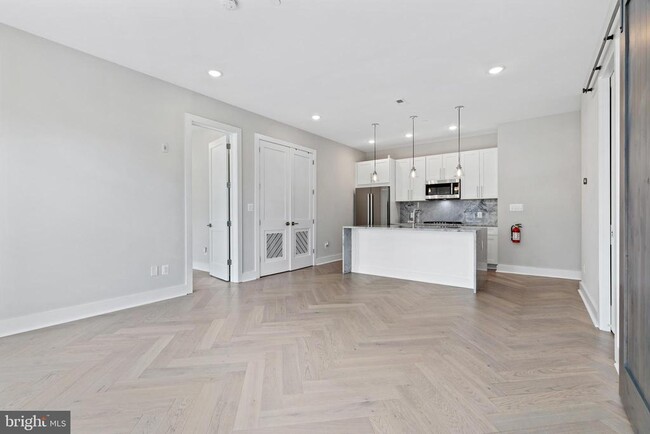 Building Photo - 1240 Raum St NE