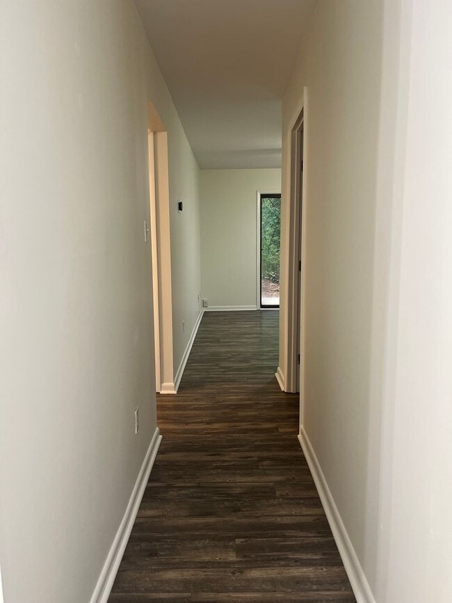 Building Photo - North Raleigh Move-In Ready Condo, On Grou...