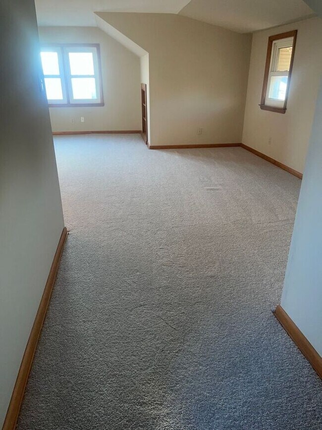 Building Photo - 15717 Northwood Ave