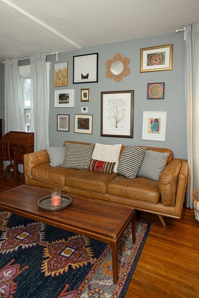 Building Photo - 3935 Oak Park Pl