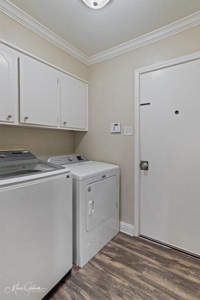 Building Photo - 9209 Blue Spruce Dr