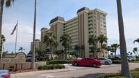 Building Photo - 4575 Cove Cir
