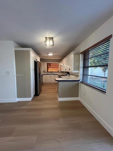 Building Photo - 1045 SW 122nd Ct