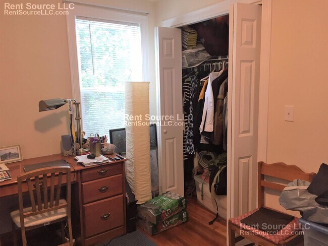 Building Photo - 15 Sargent Ave