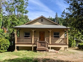 Building Photo - 405 E Main St