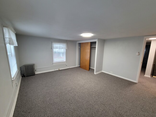 Building Photo - 21 Cook St