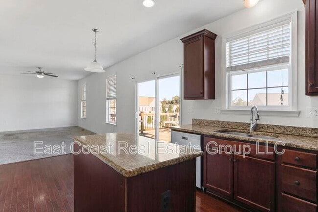 Building Photo - 116 Celadon Dr