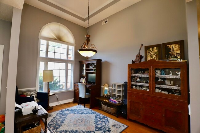 Building Photo - 1855 Beachforest Way