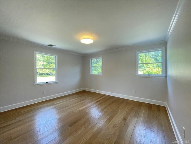 Building Photo - 6 Beech Hill Rd