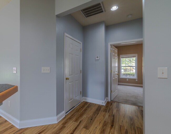 Building Photo - 121 Hatleyberry St