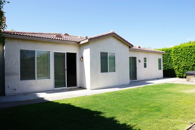 Building Photo - 79882 Viento Dr