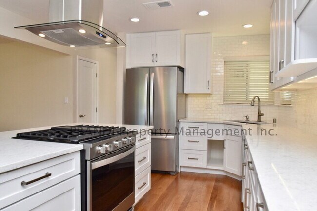 Building Photo - 627 Tanbark Terrace