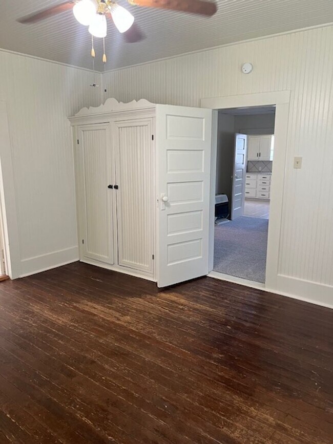 Building Photo - 755 CR 149