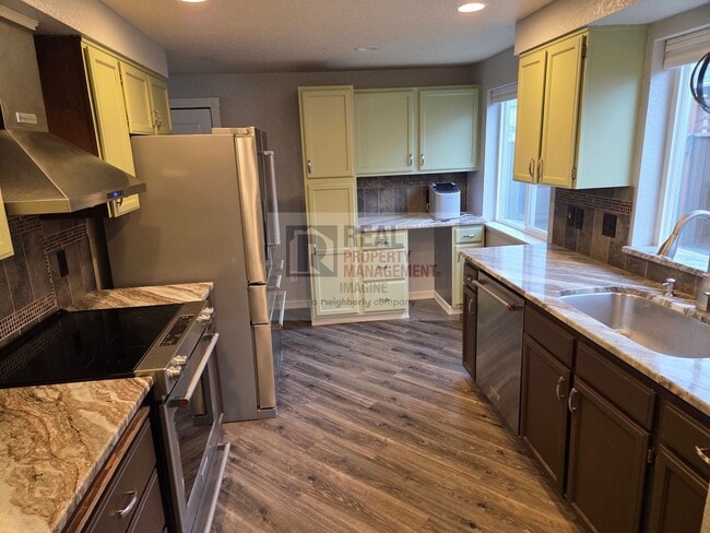 Building Photo - !!MOVE-IN SPECIAL- 50% OFF 1ST FULL MONTH RENT!!  Beautiful 3 Bedroom, 2 Bath in Lacey!