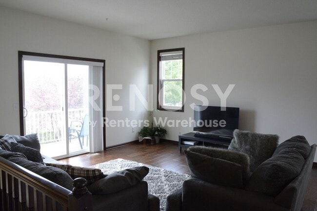 Building Photo - 9580 Madison Dr