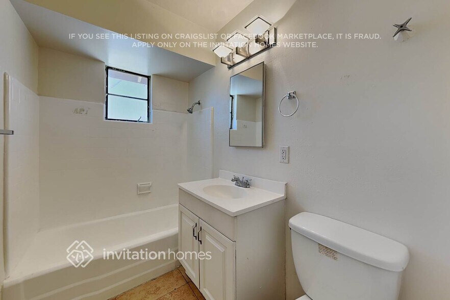 Building Photo - 1215 E Winter Dr