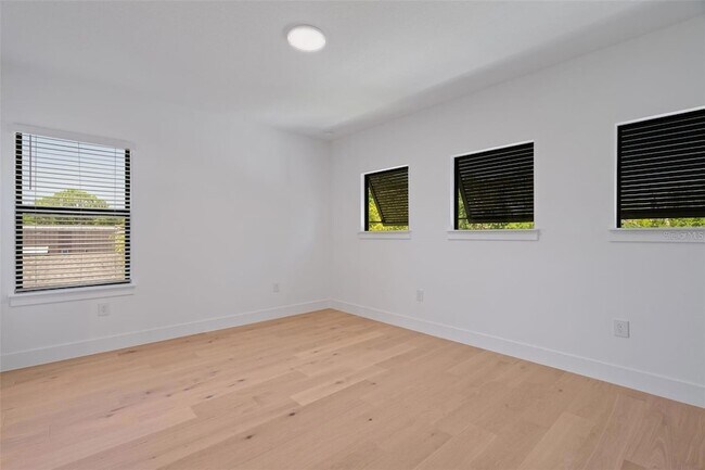 Building Photo - 6564 Lagoon St