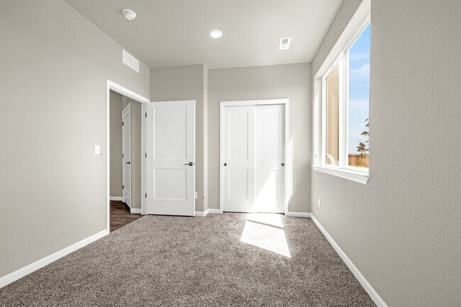 Building Photo - Luxury 4 Bed Townhouse with Amazing City and Mt Views on Westside